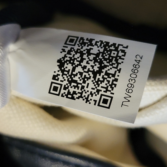 TOMMY HILFIGER Kimberly Logo Backpack 🎒 - Picture 8 of 13